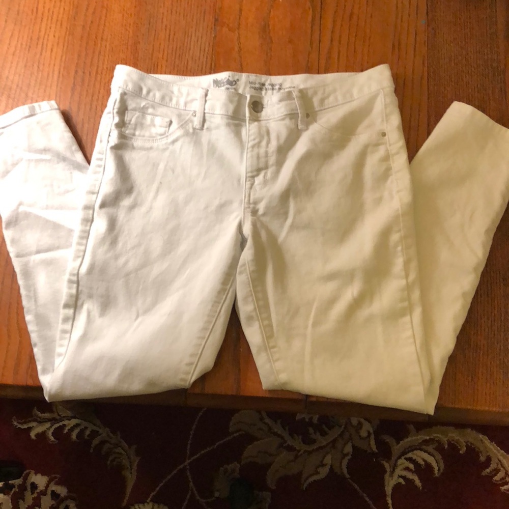 White denim mid rise jeggings